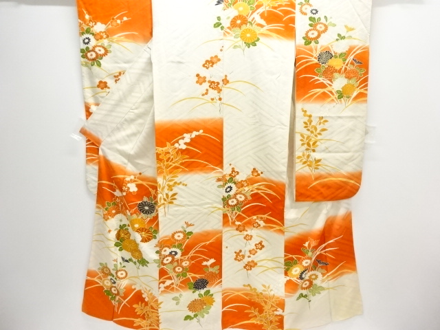 アンティーク　菊模様刺繍振袖